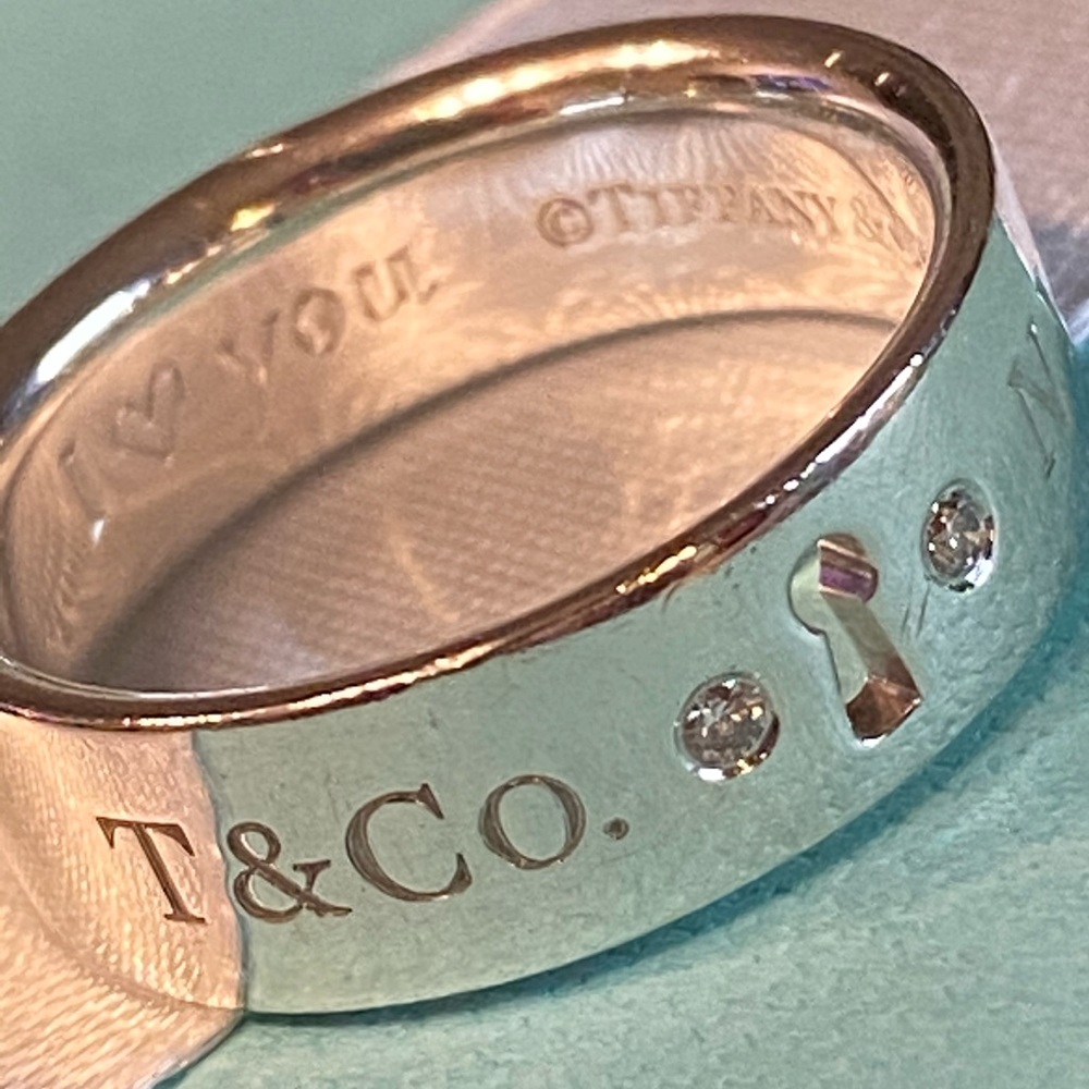 T & Co Diamond locks keyhole ring